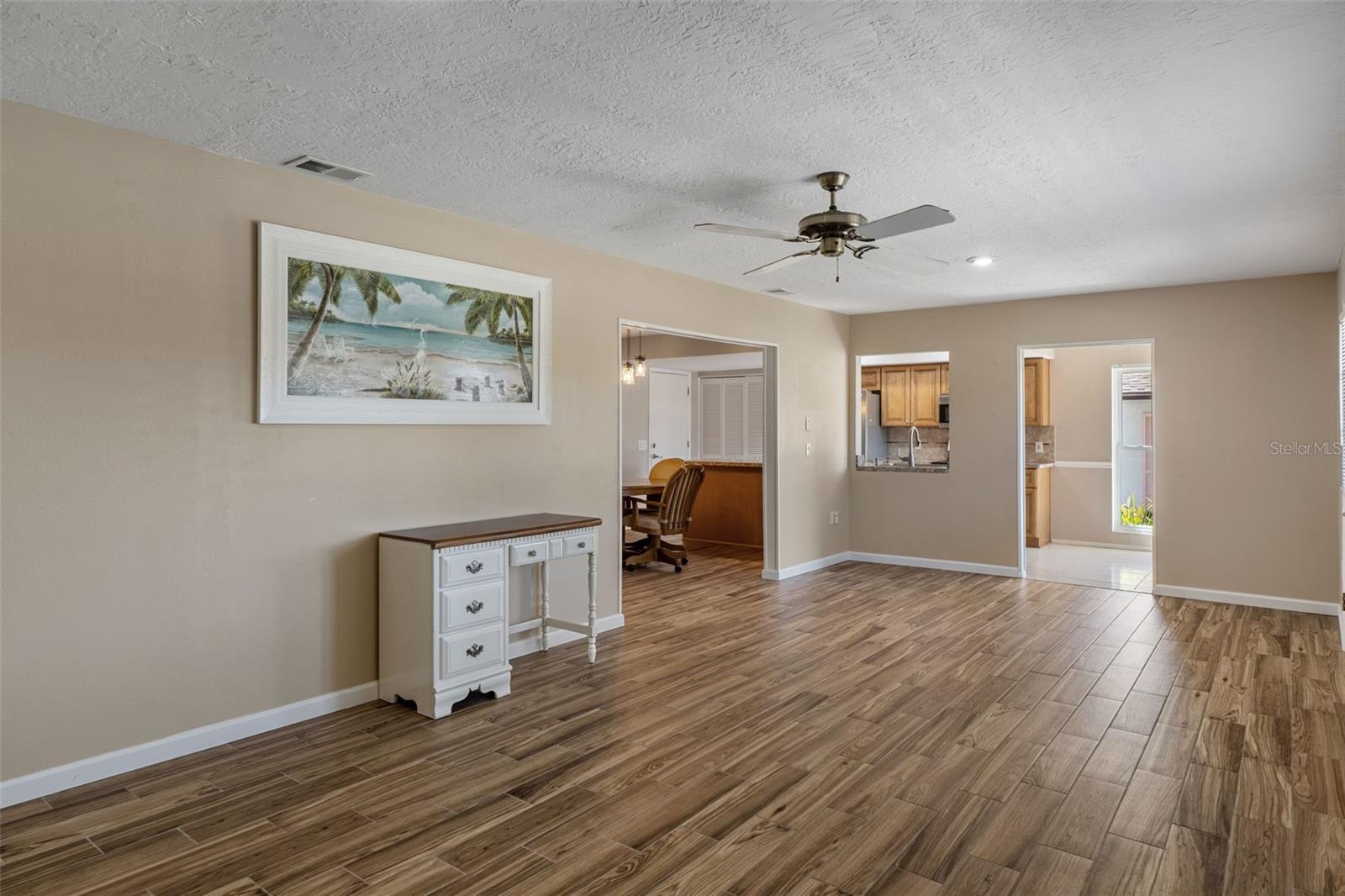 Image 23 of 74 For 6282 Darien Way