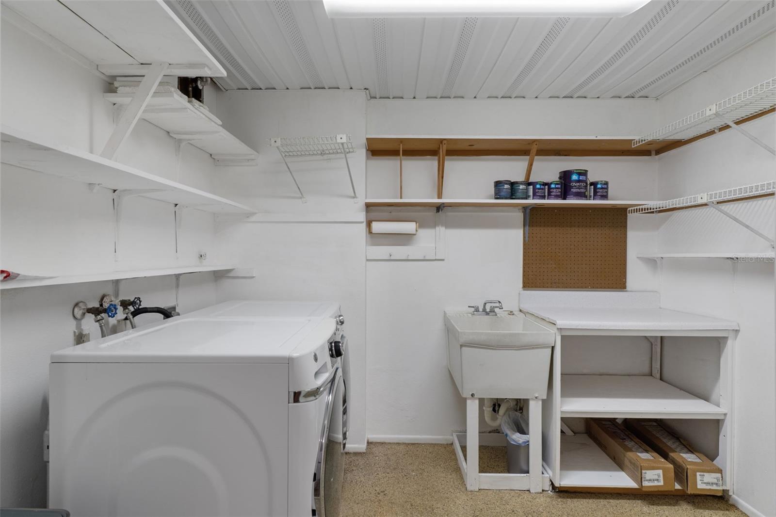 Image 36 of 74 For 6282 Darien Way