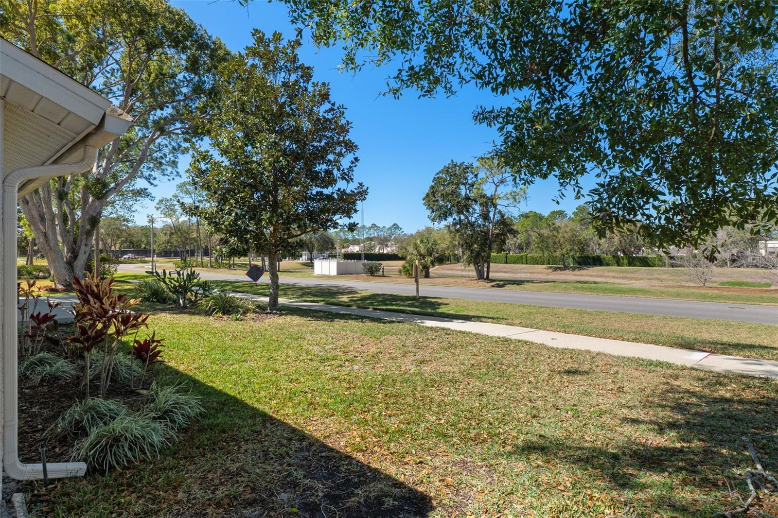 Image 39 of 74 For 6282 Darien Way