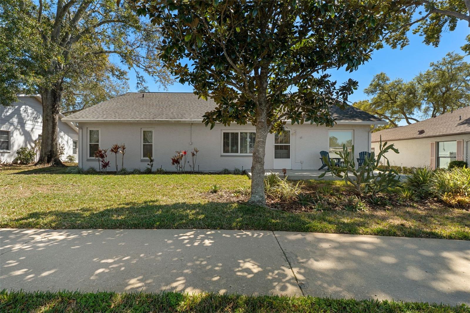 Image 40 of 74 For 6282 Darien Way