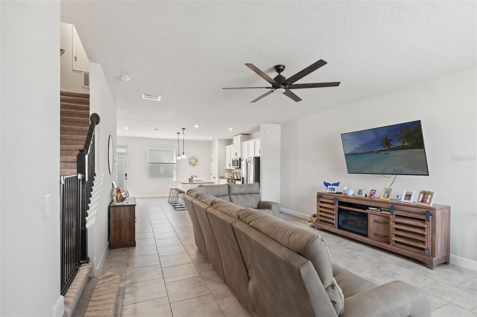 Image 16 of 51 For 15090 Caravan Avenue