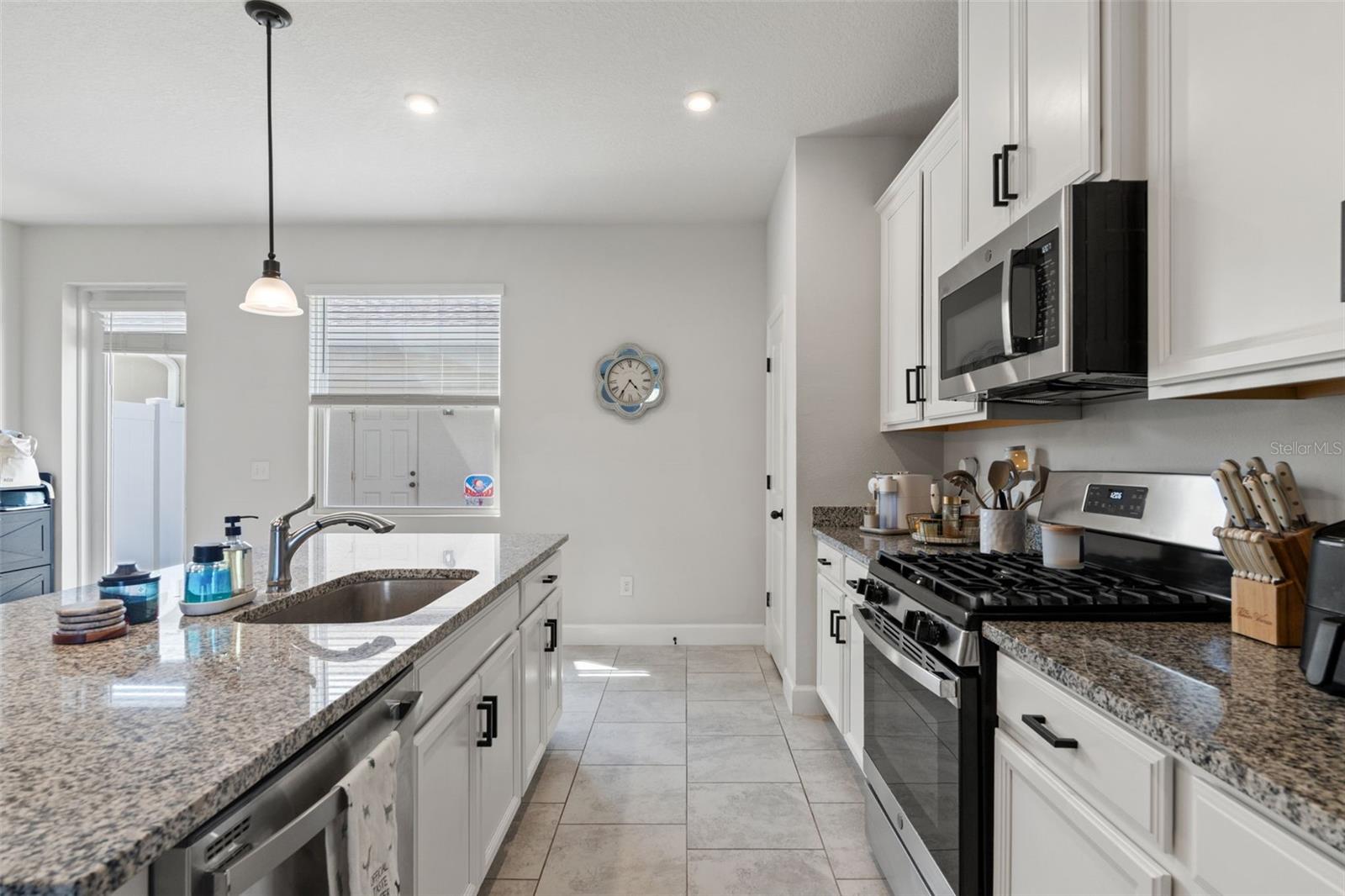 Image 21 of 51 For 15090 Caravan Avenue