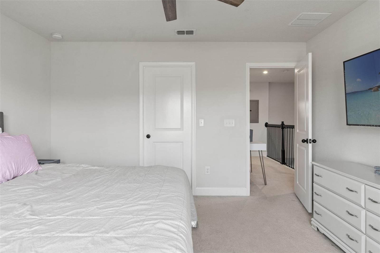 Image 23 of 51 For 15090 Caravan Avenue