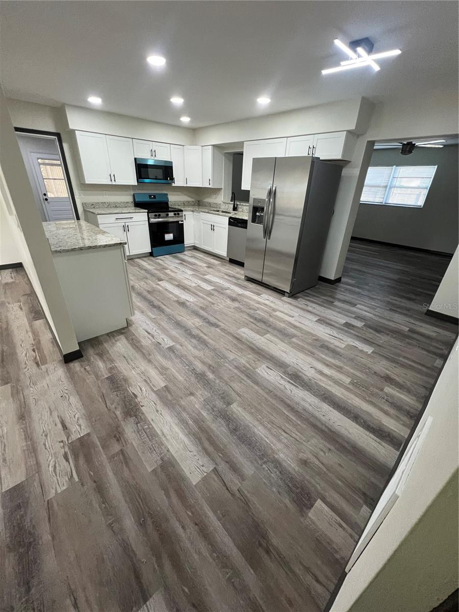 Image 11 of 32 For 935 5th Terrace