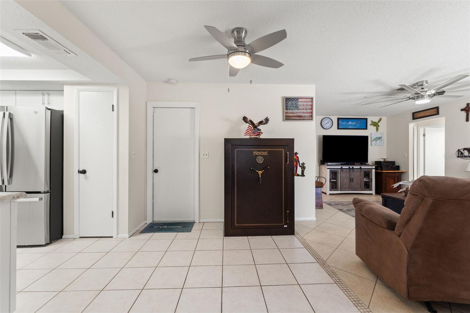 Image 17 of 36 For 4438 Sail Drive