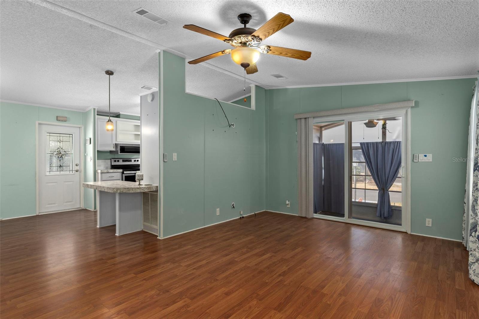 Image 10 of 44 For 2805 Kingswood Circle