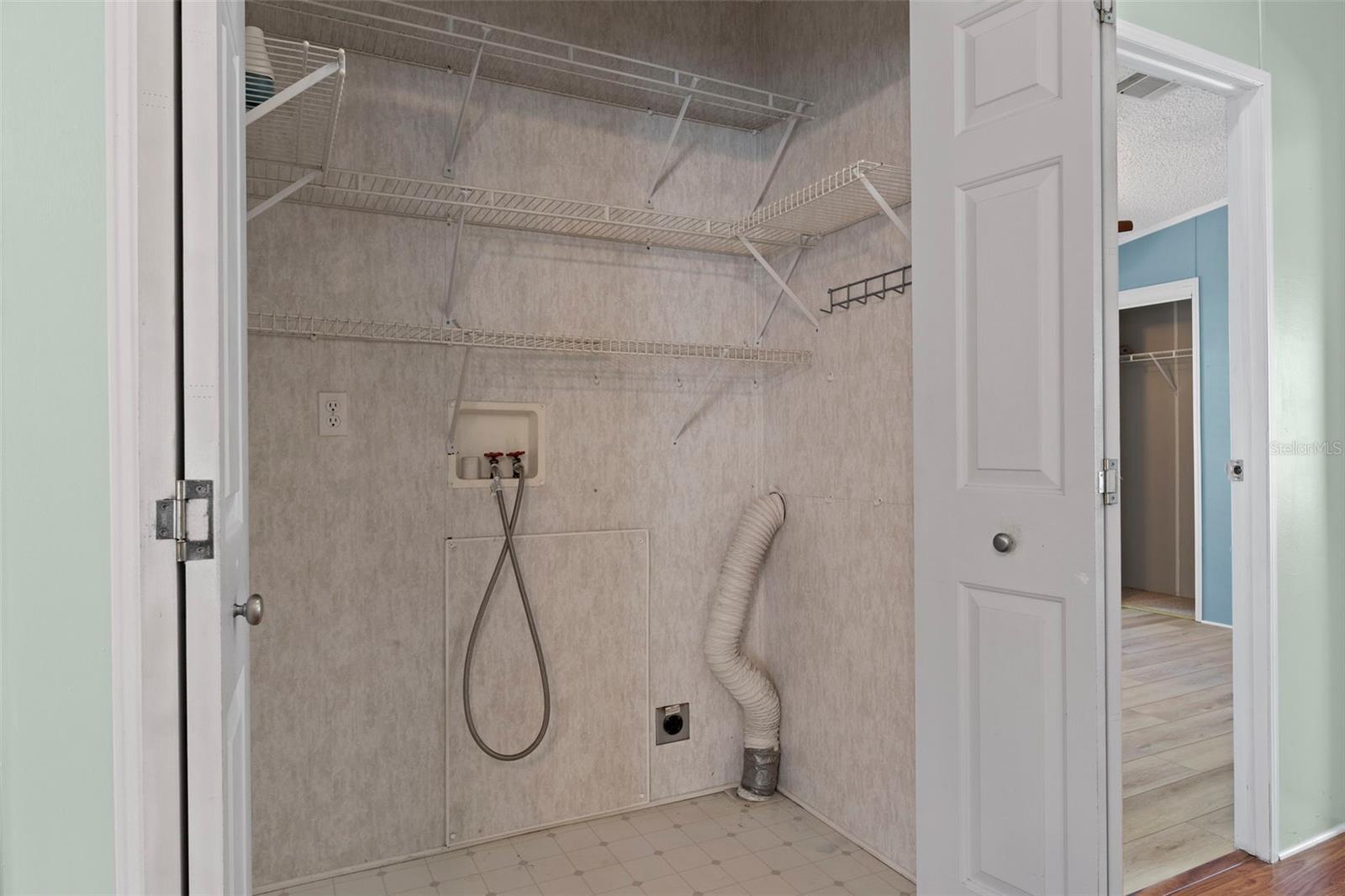 Image 19 of 44 For 2805 Kingswood Circle