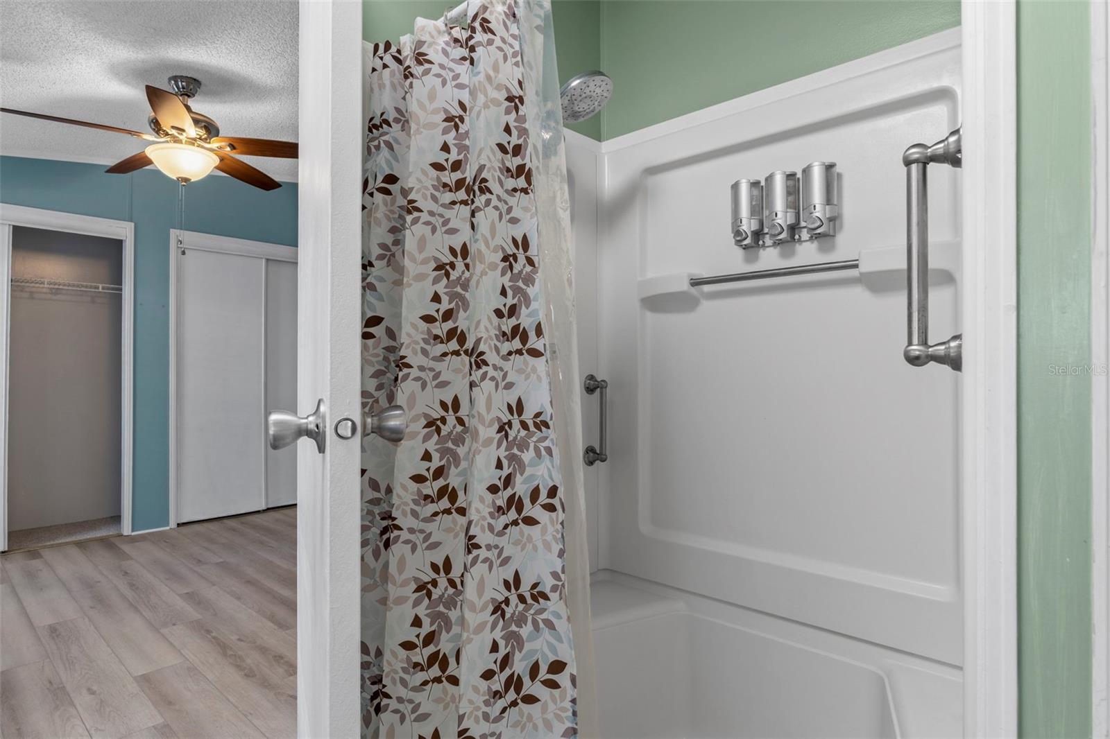 Image 28 of 44 For 2805 Kingswood Circle