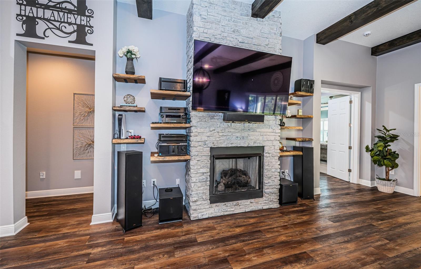 Listing photo id 19 for 4197 Glade Wood Loop