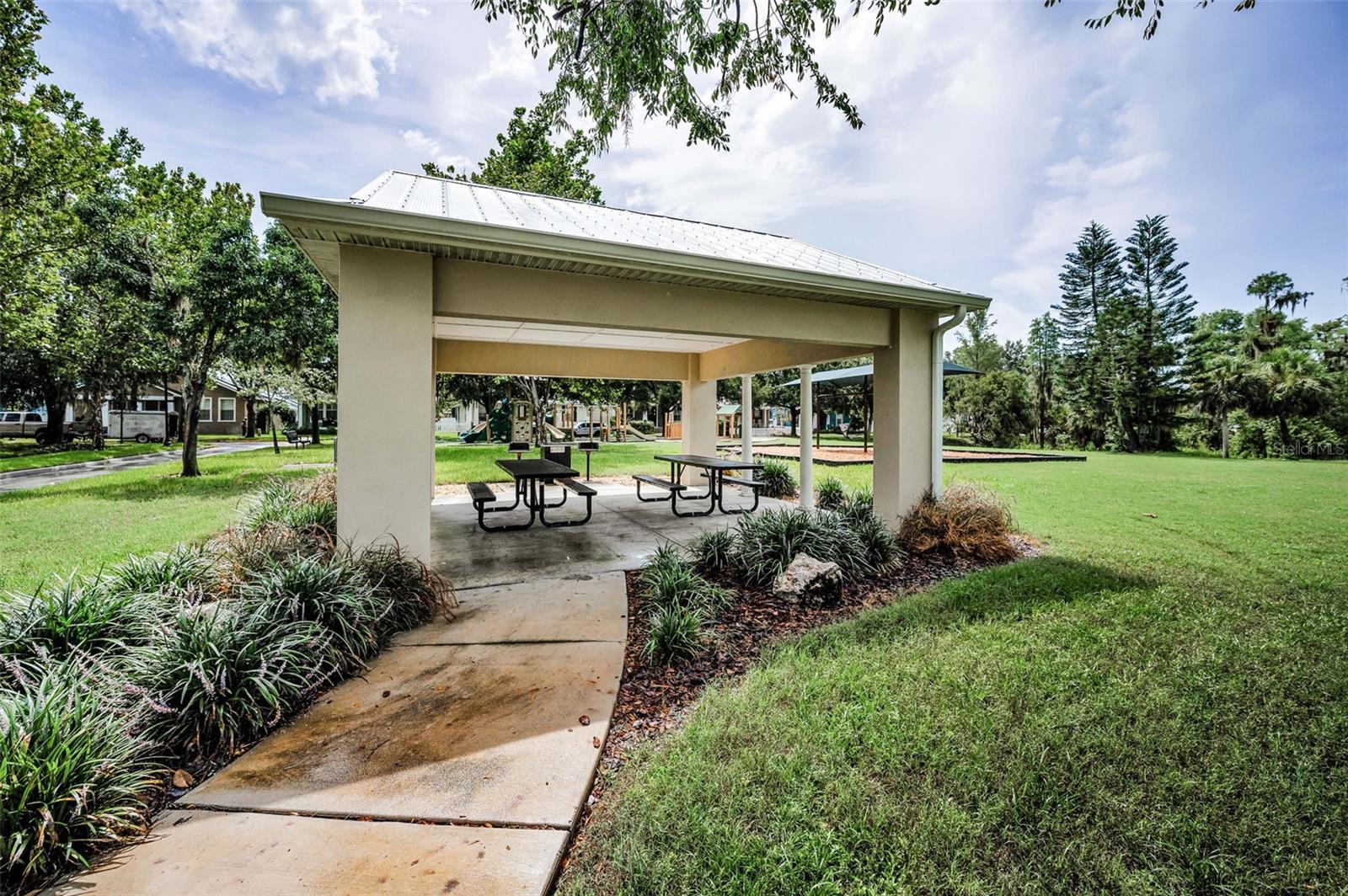 Listing photo id 67 for 4197 Glade Wood Loop