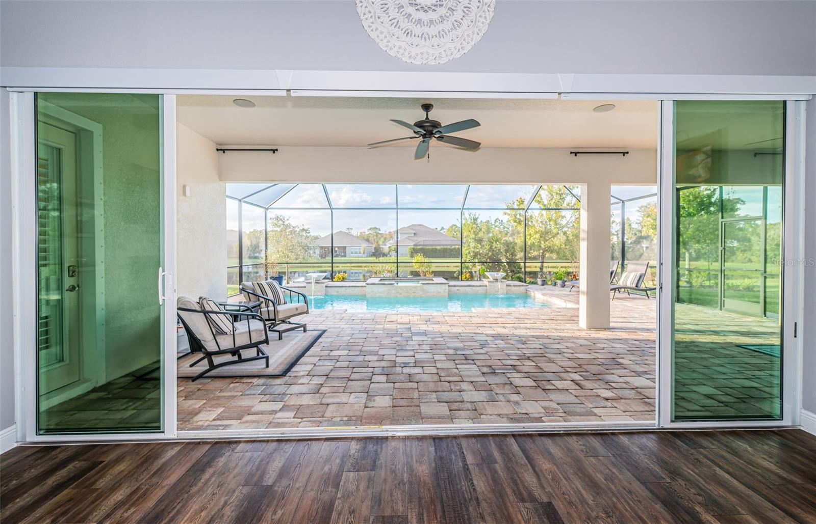 Listing photo id 5 for 4197 Glade Wood Loop