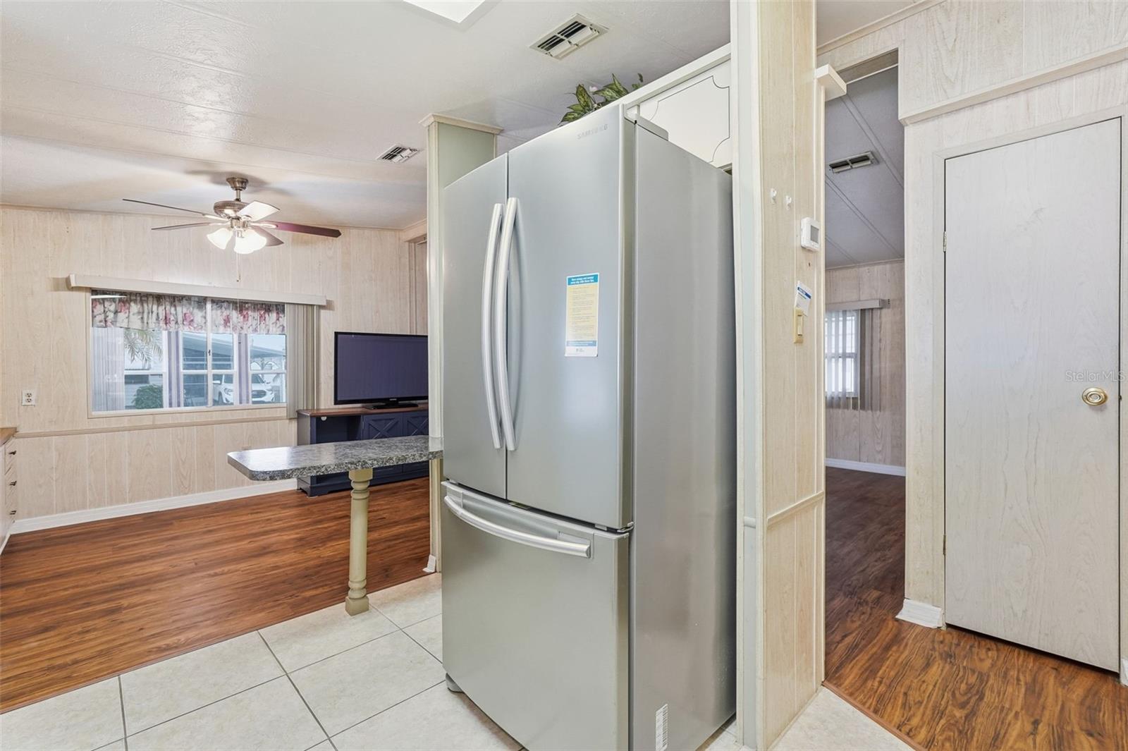 Image 11 of 47 For 2101 Maui Drive