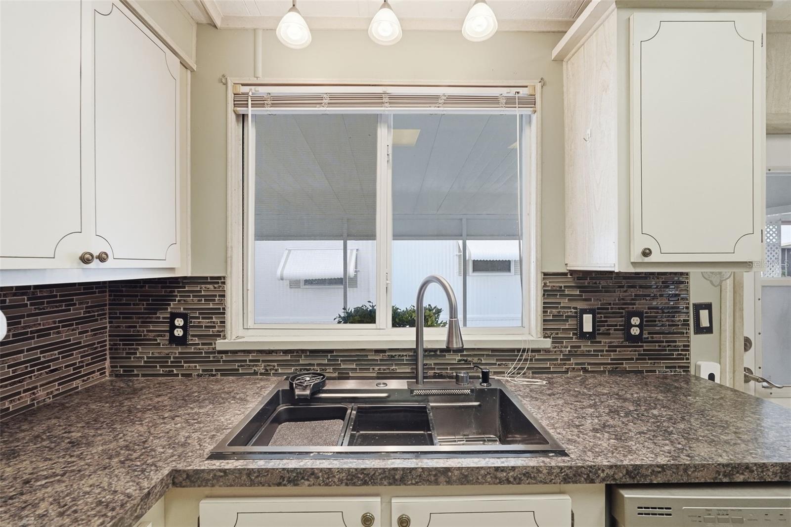 Image 12 of 47 For 2101 Maui Drive