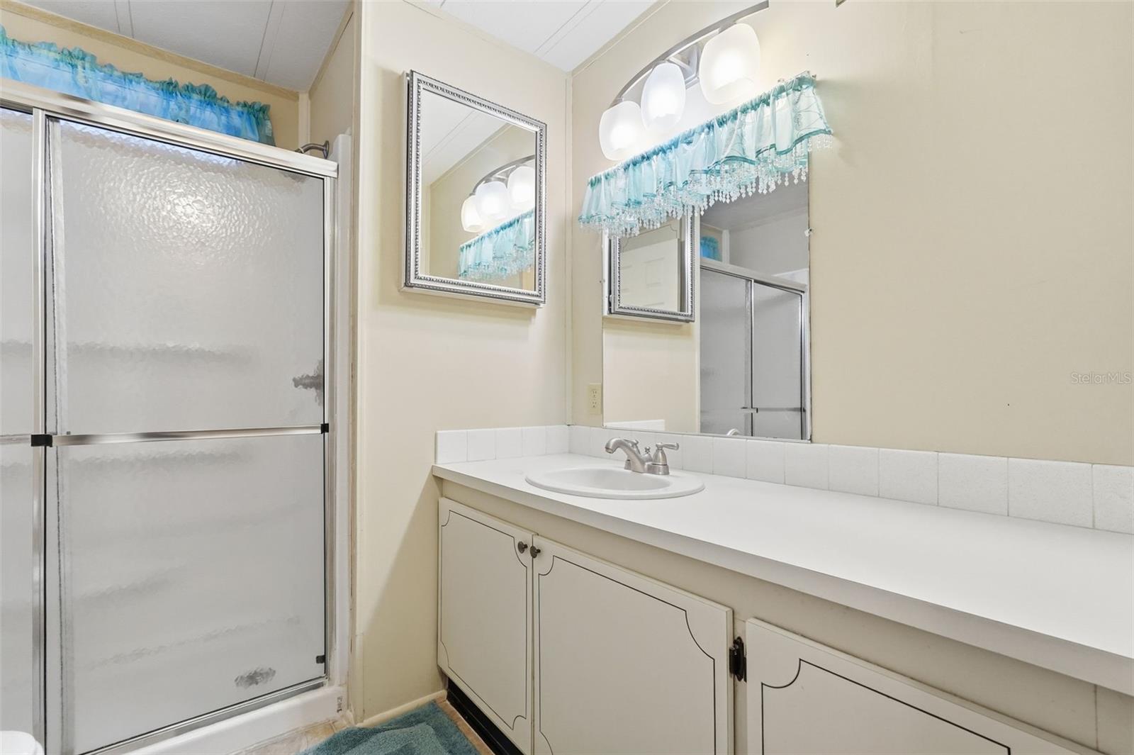 Image 16 of 47 For 2101 Maui Drive