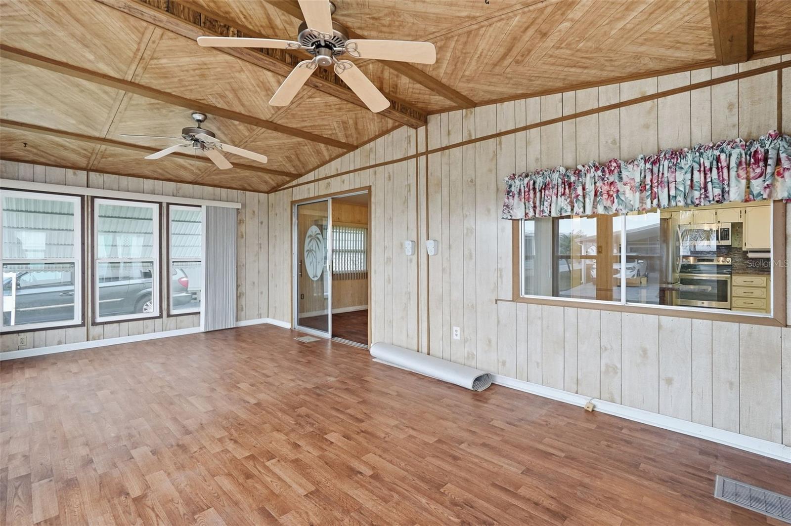 Image 22 of 47 For 2101 Maui Drive