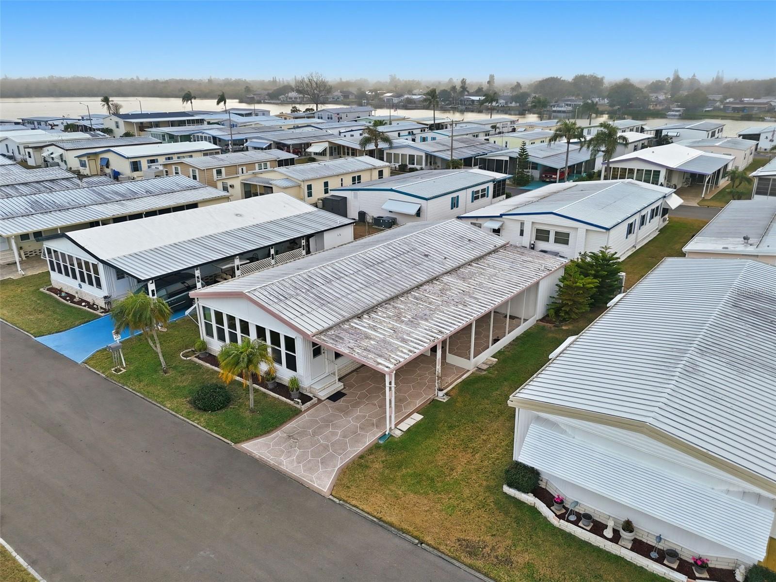 Image 27 of 47 For 2101 Maui Drive