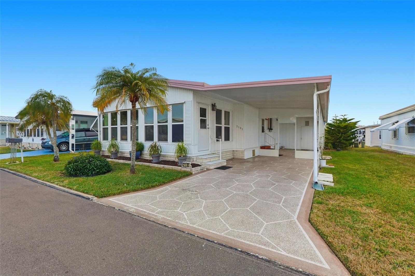 Image 41 of 47 For 2101 Maui Drive