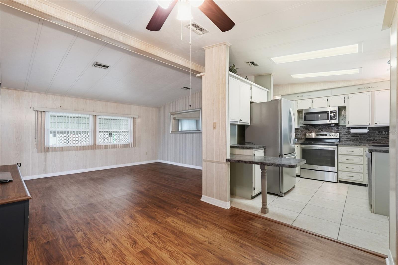 Image 9 of 47 For 2101 Maui Drive