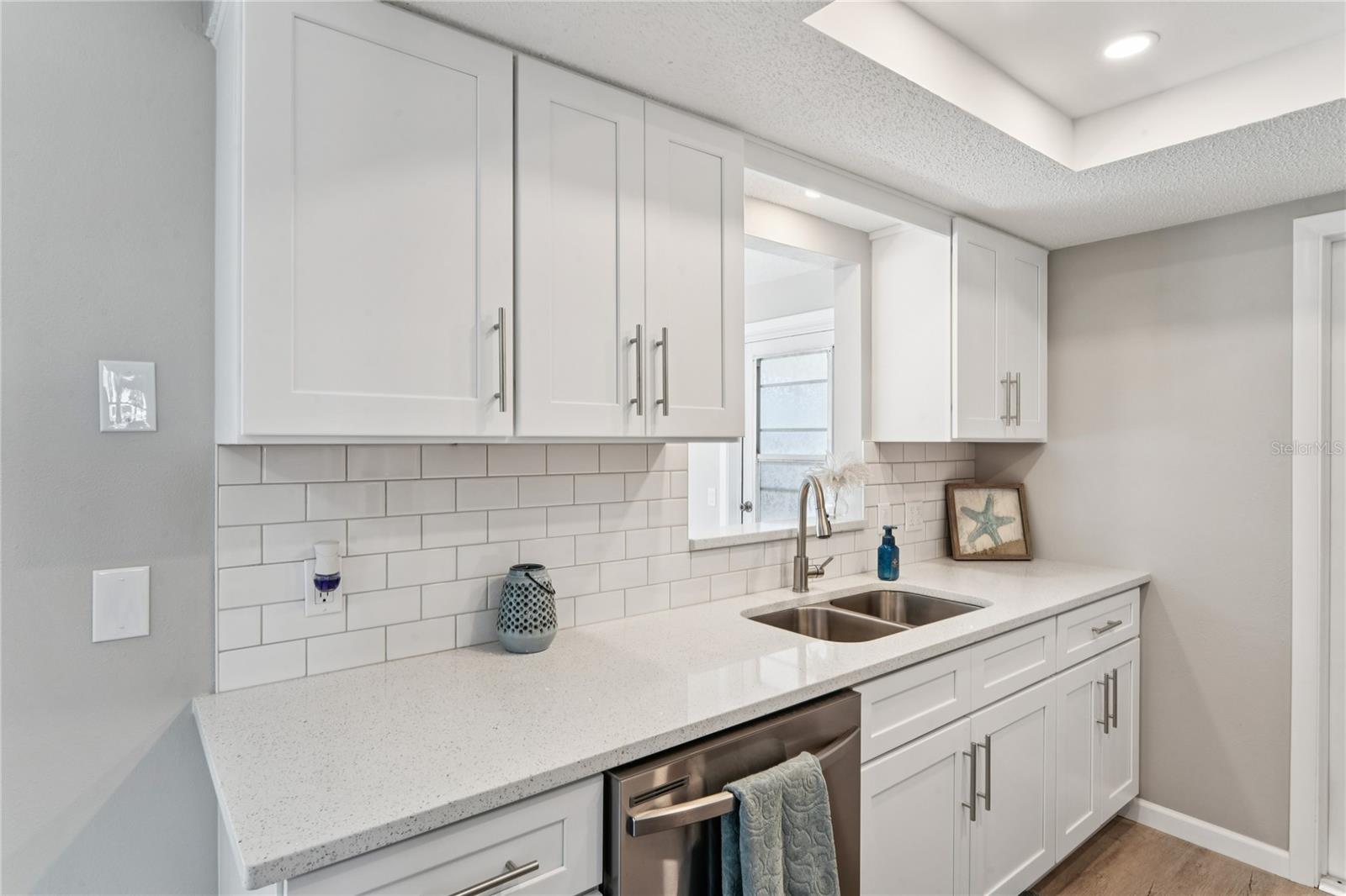 Listing photo id 8 for 7704 Christina Lane