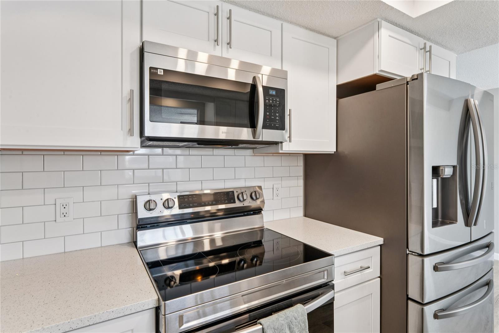 Listing photo id 10 for 7704 Christina Lane