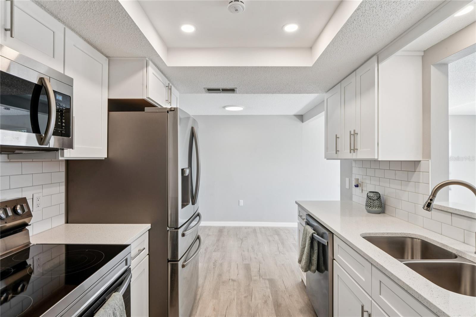 Listing photo id 11 for 7704 Christina Lane