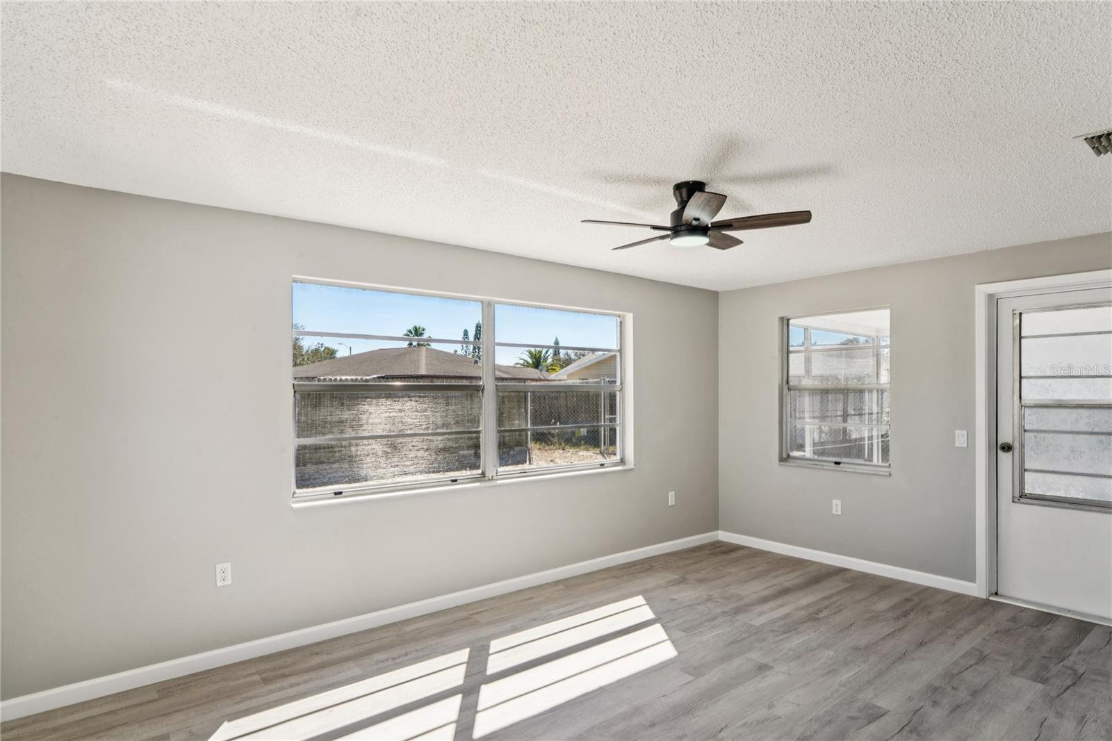 Listing photo id 15 for 7704 Christina Lane