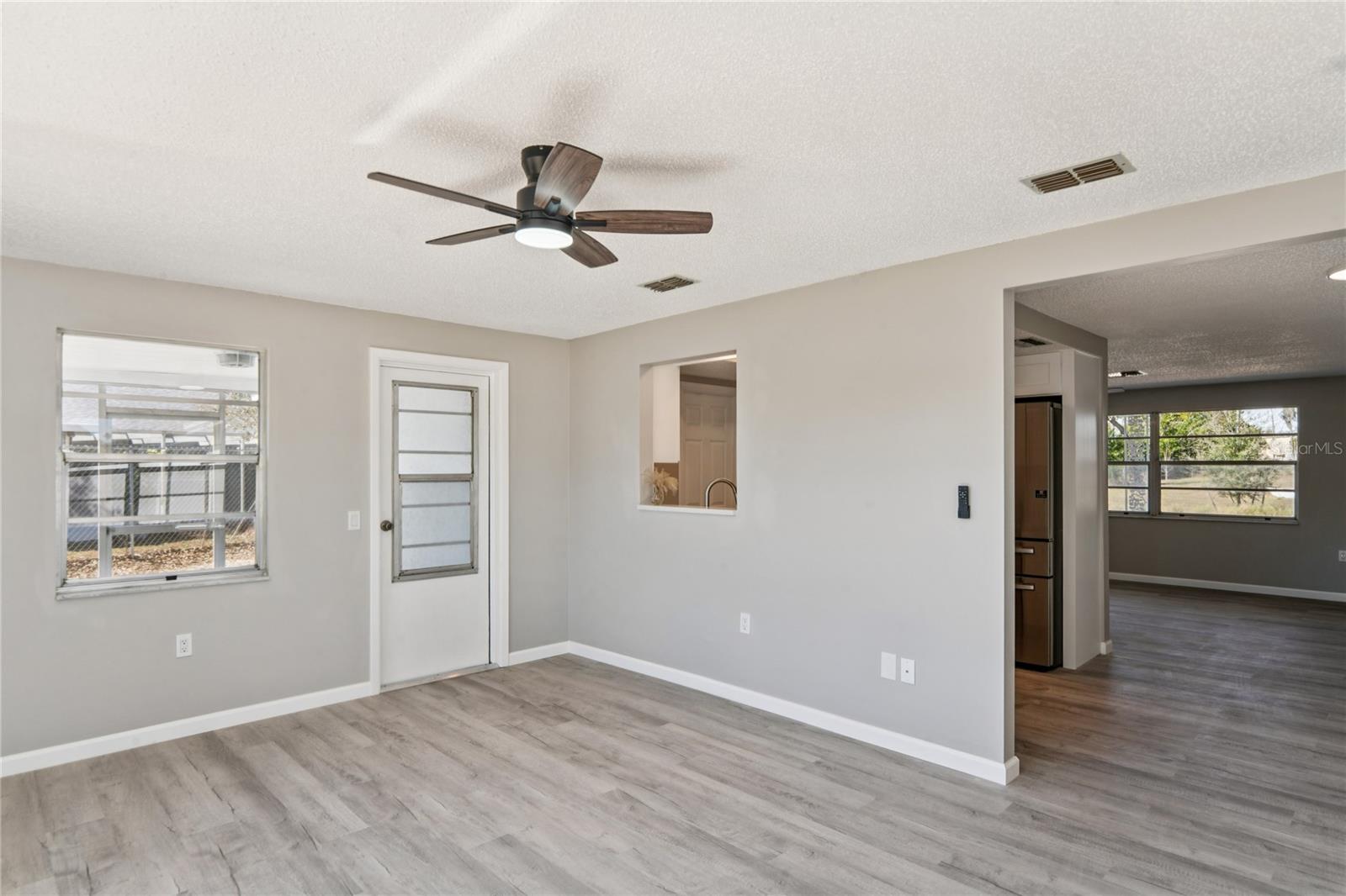 Listing photo id 16 for 7704 Christina Lane