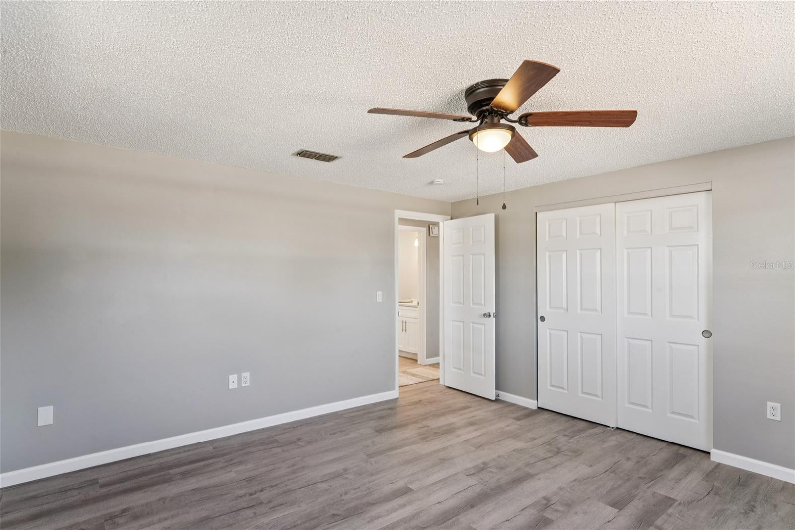 Listing photo id 20 for 7704 Christina Lane