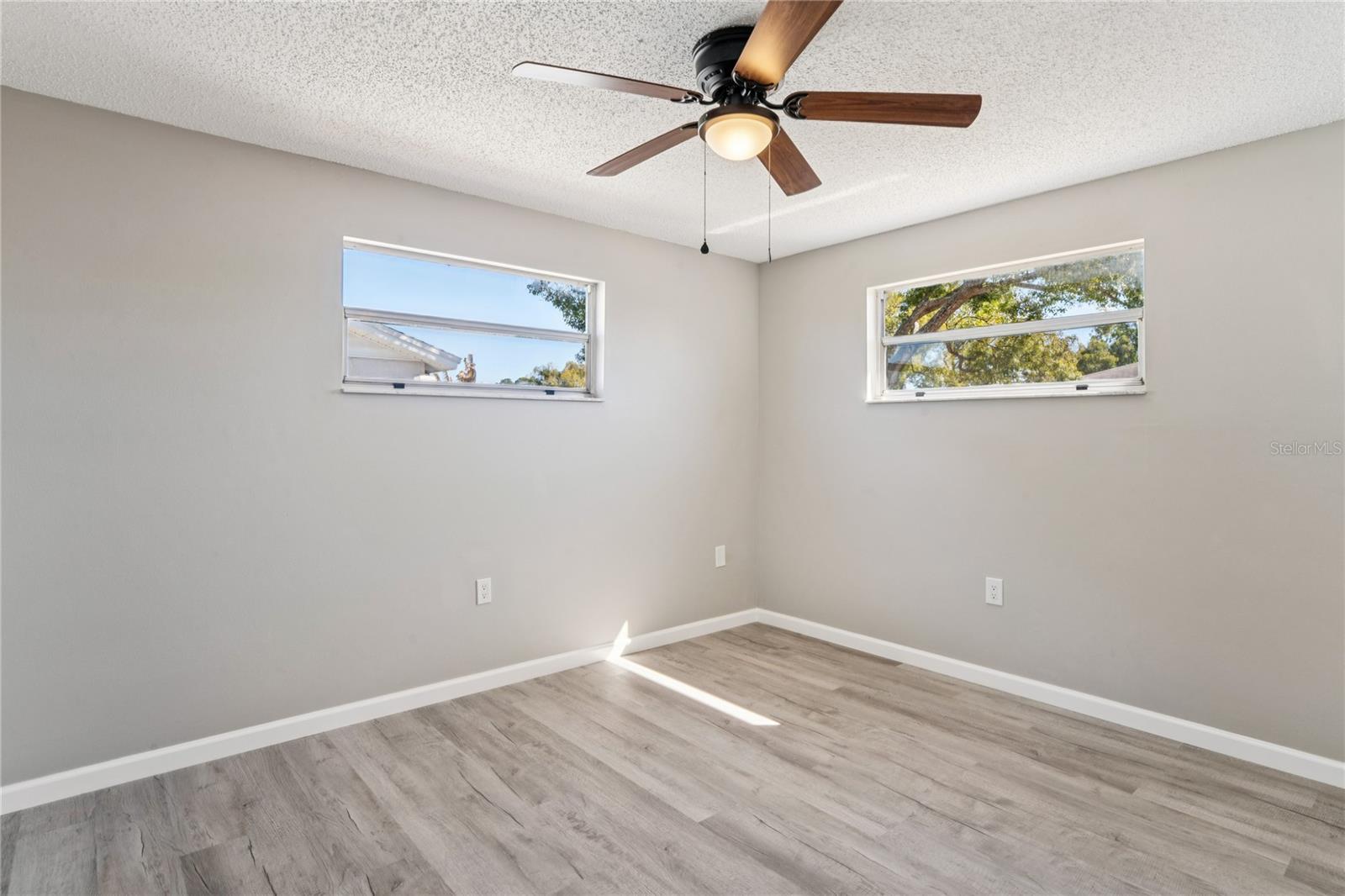 Listing photo id 25 for 7704 Christina Lane