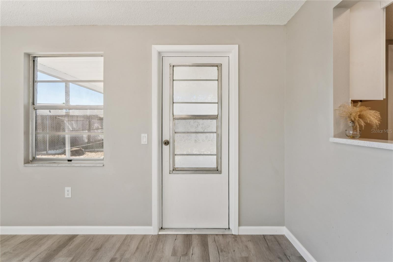 Listing photo id 29 for 7704 Christina Lane