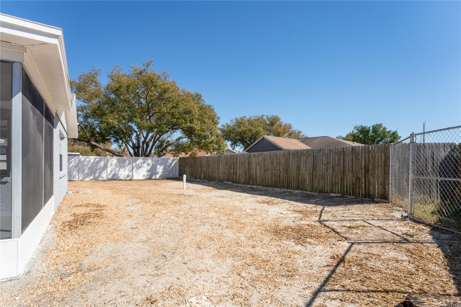 Listing photo id 34 for 7704 Christina Lane