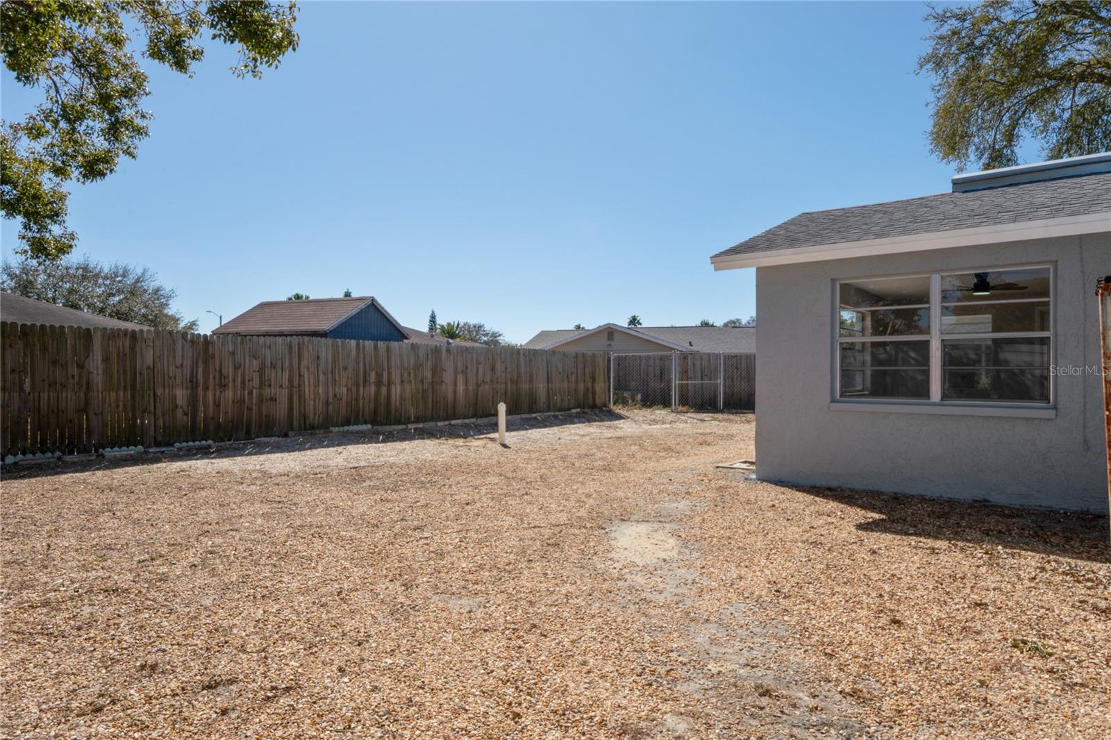 Listing photo id 36 for 7704 Christina Lane