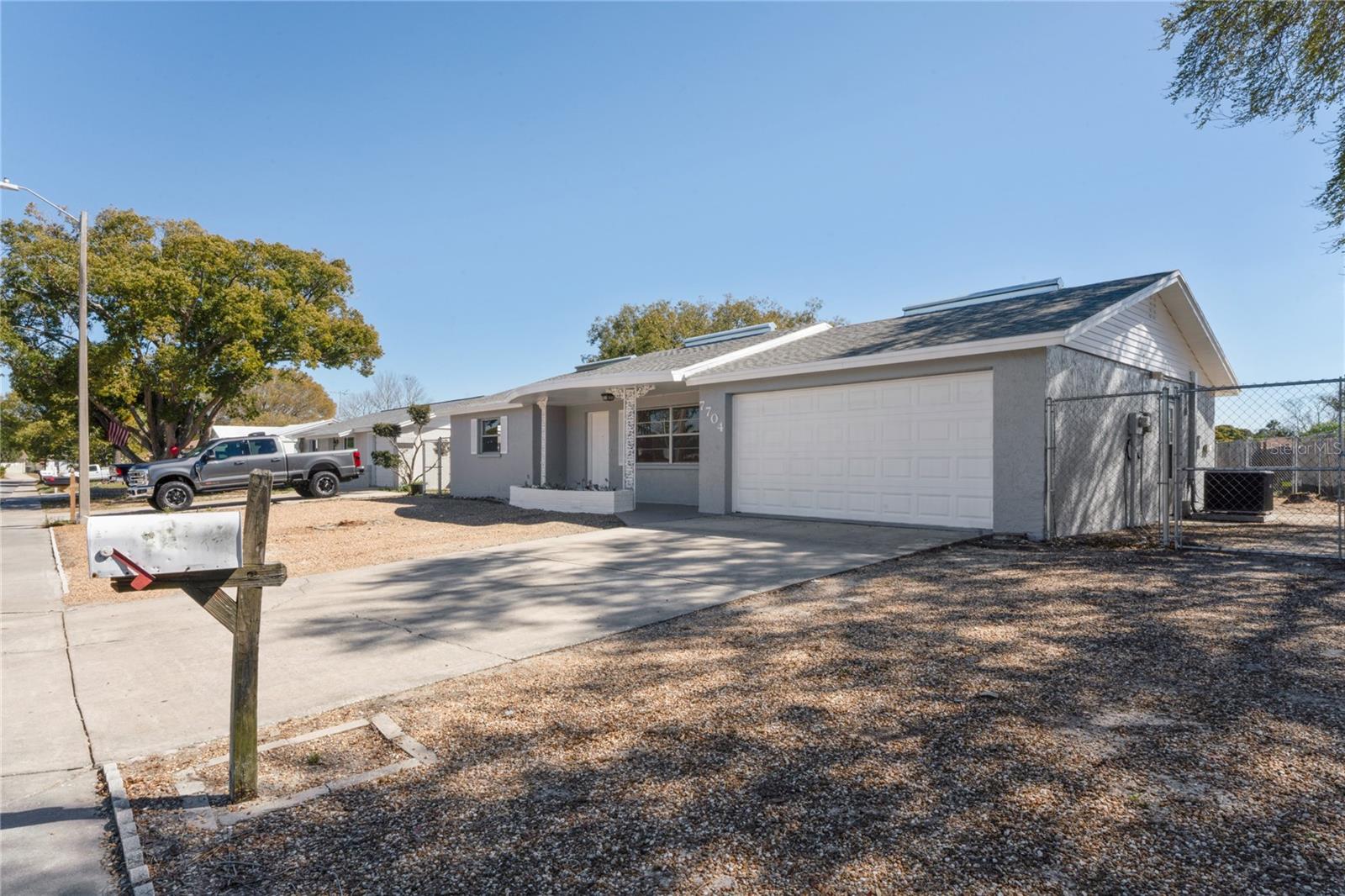 Listing photo id 41 for 7704 Christina Lane