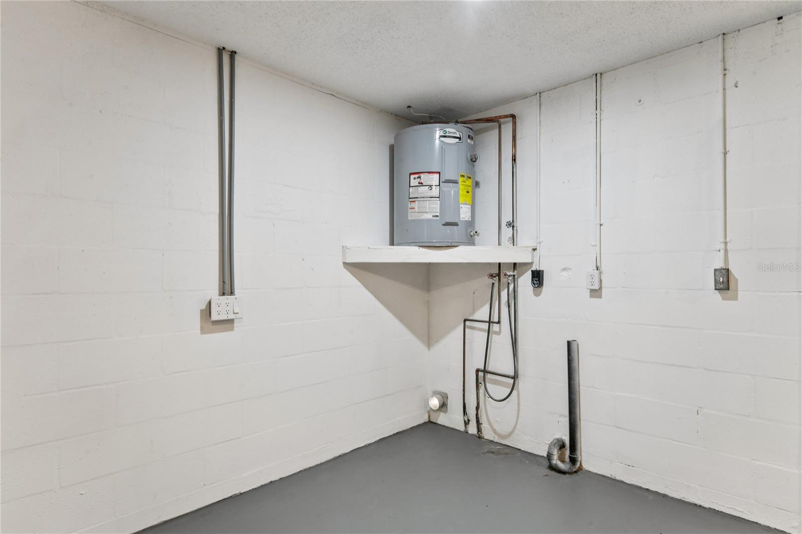 Listing photo id 44 for 7704 Christina Lane