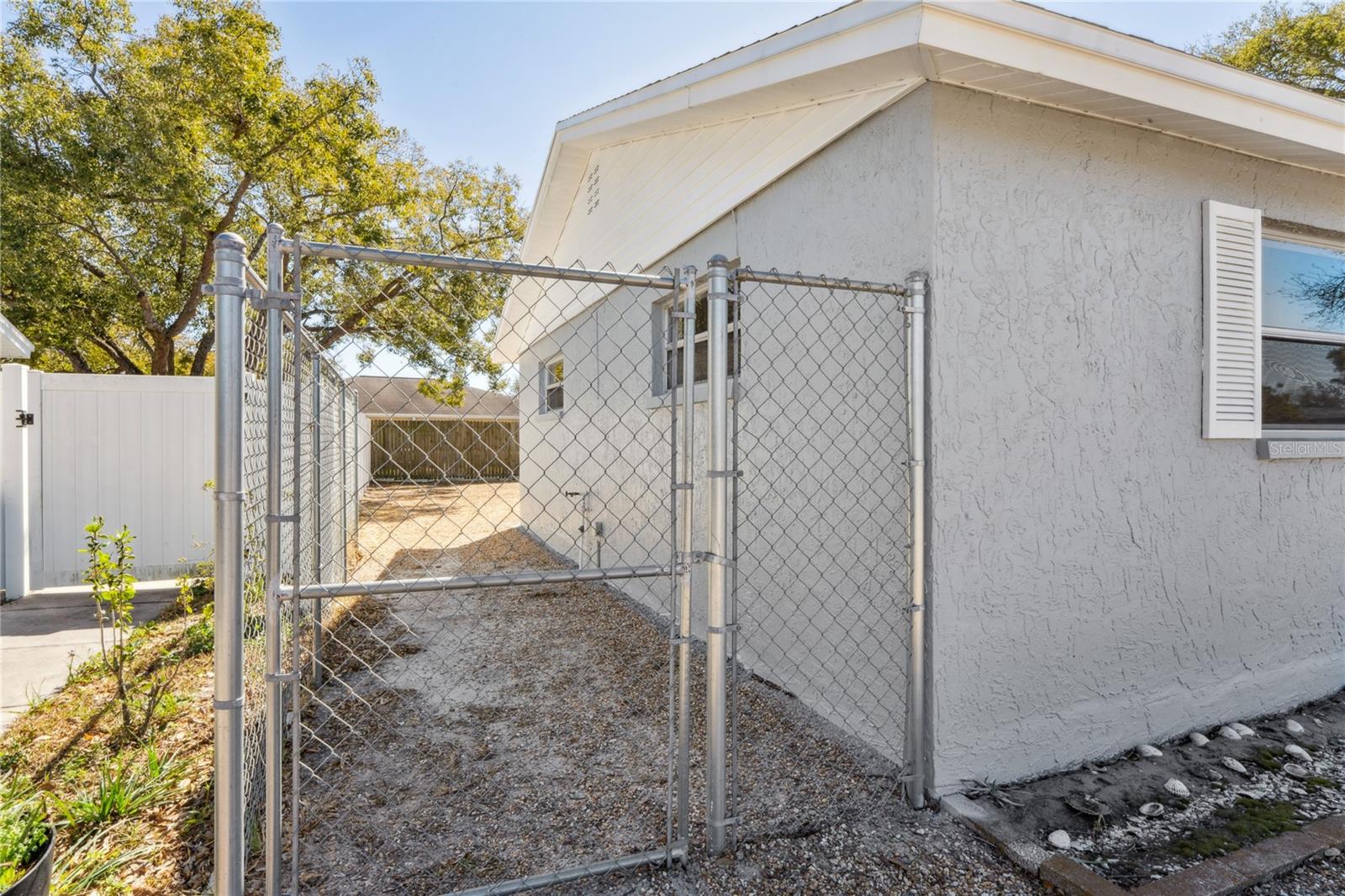 Listing photo id 50 for 7704 Christina Lane