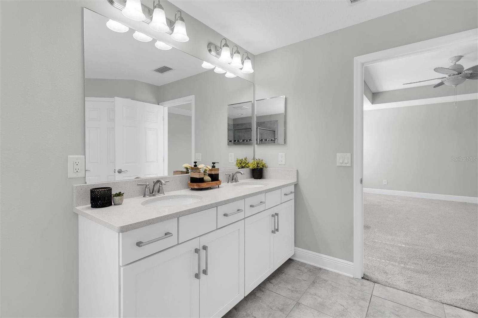 Image 19 of 55 For 12336 Tibbetts Street