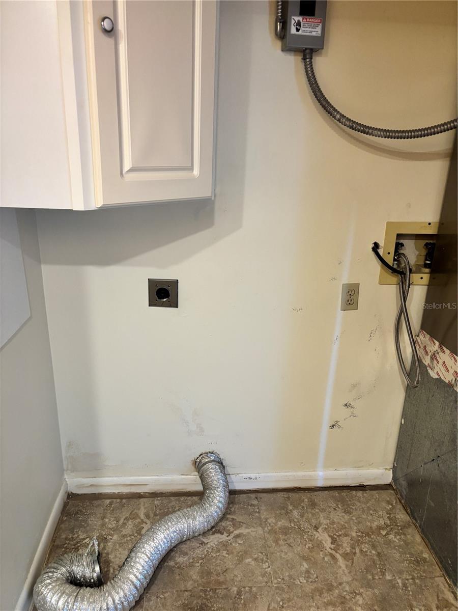 Image 11 of 26 For 1934 Golfview Drive 1934