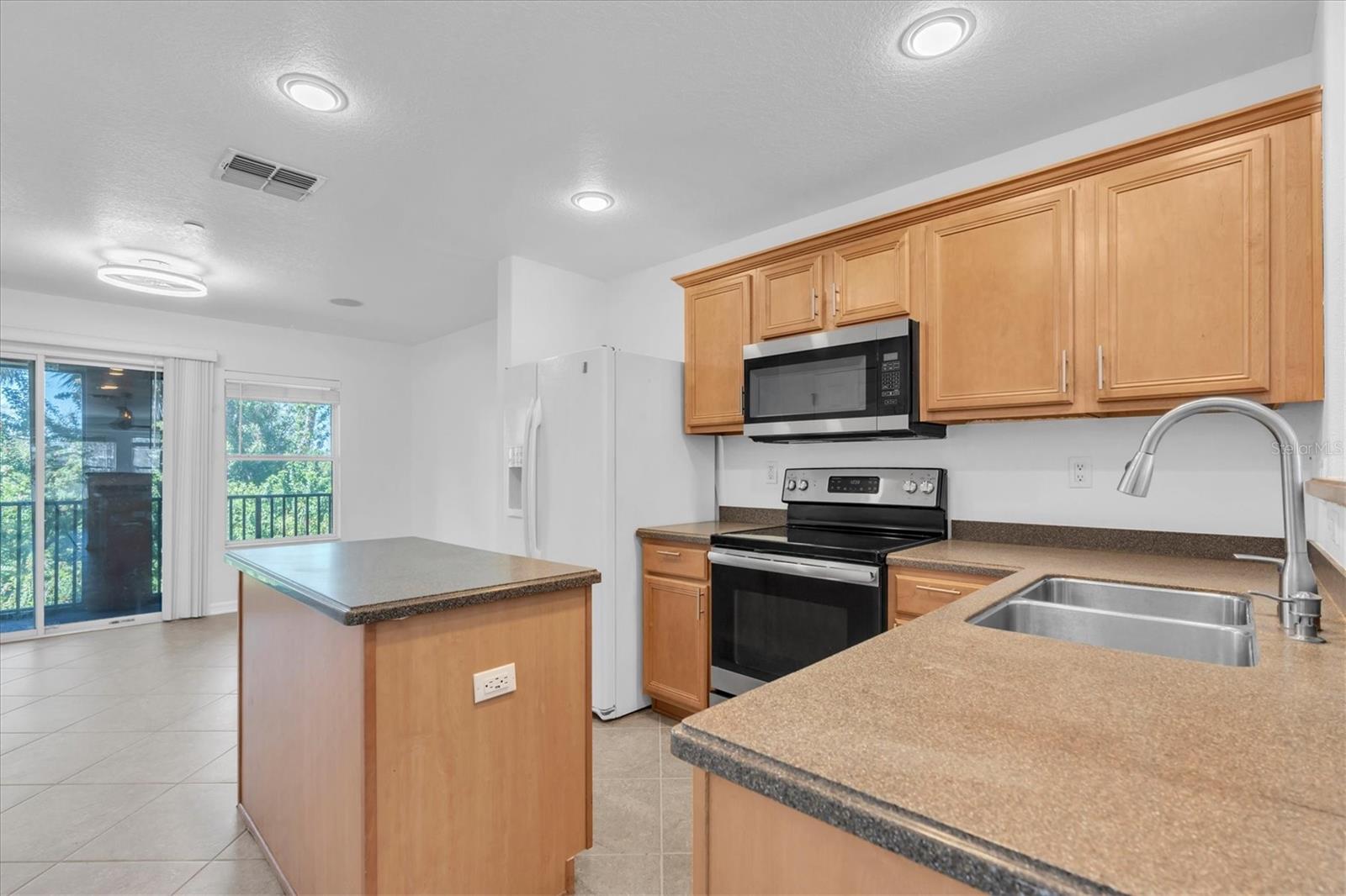 Image 12 of 41 For 545 Vincinda Crest Way