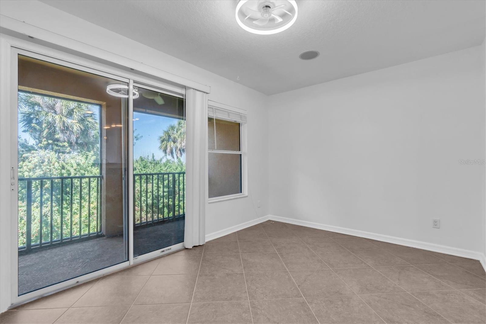 Image 14 of 41 For 545 Vincinda Crest Way