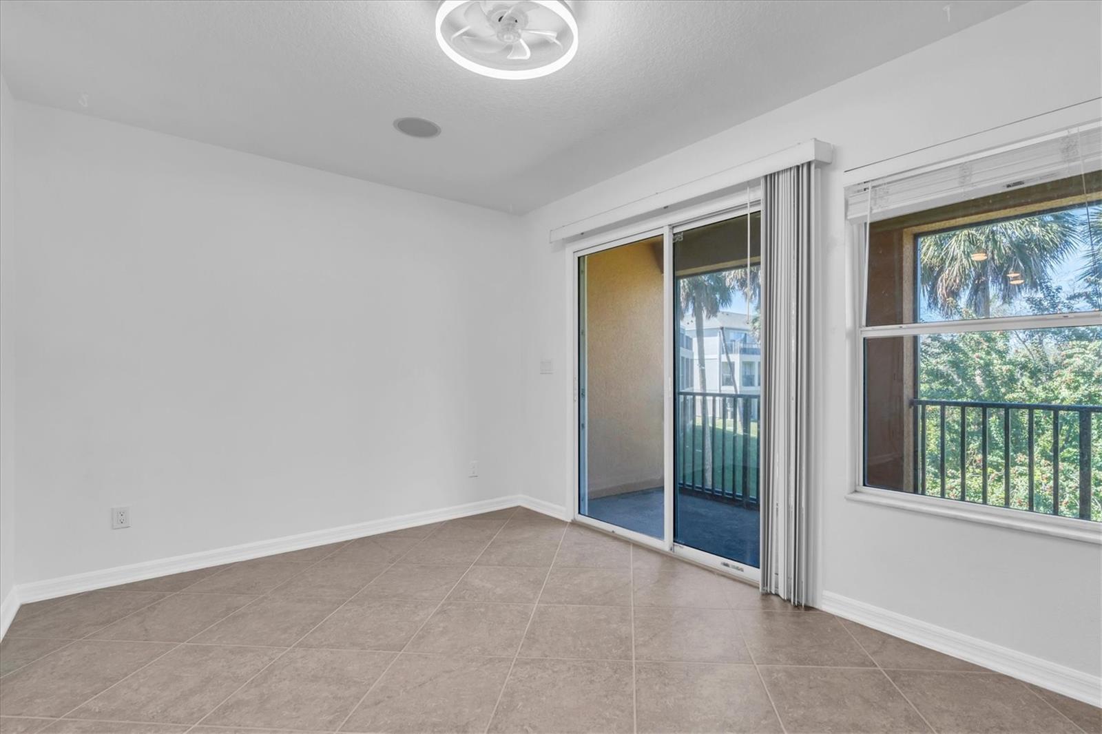 Image 15 of 41 For 545 Vincinda Crest Way