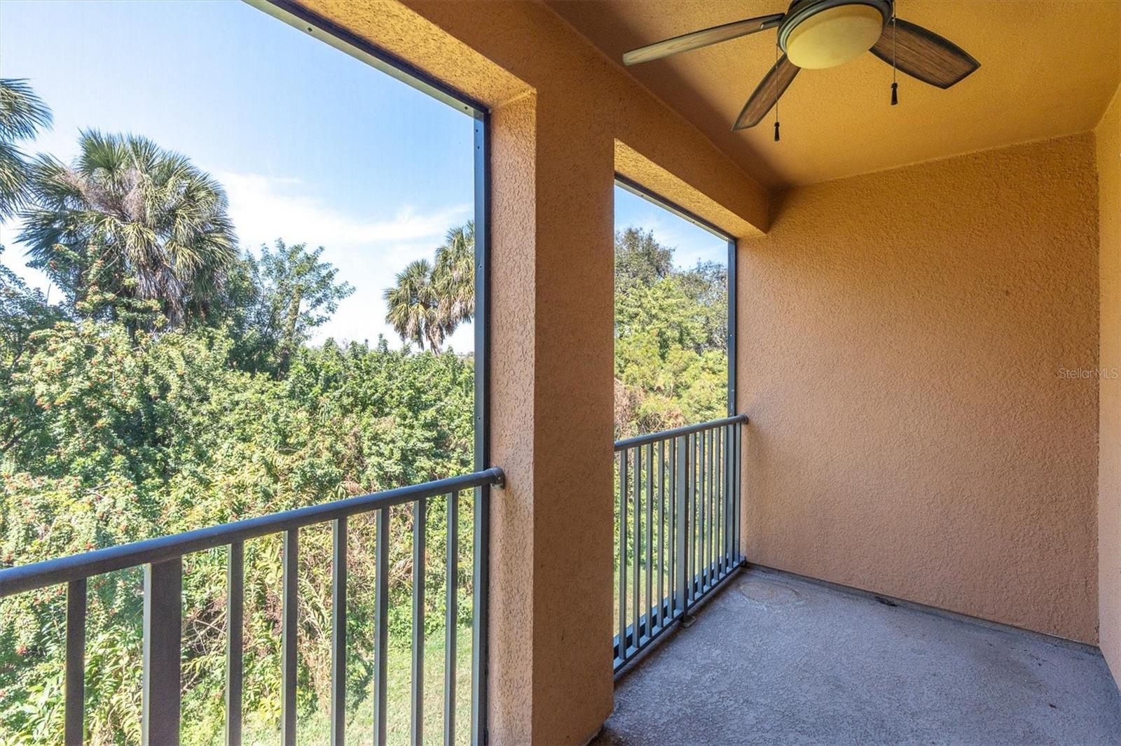 Image 17 of 41 For 545 Vincinda Crest Way