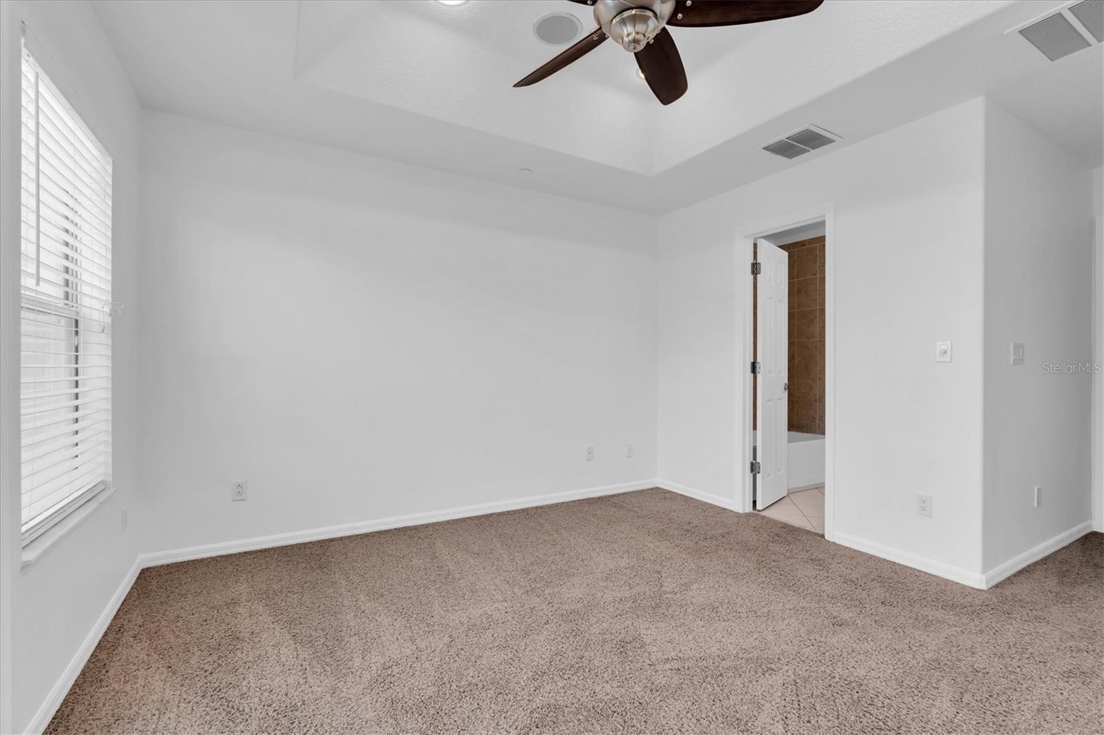 Image 23 of 41 For 545 Vincinda Crest Way