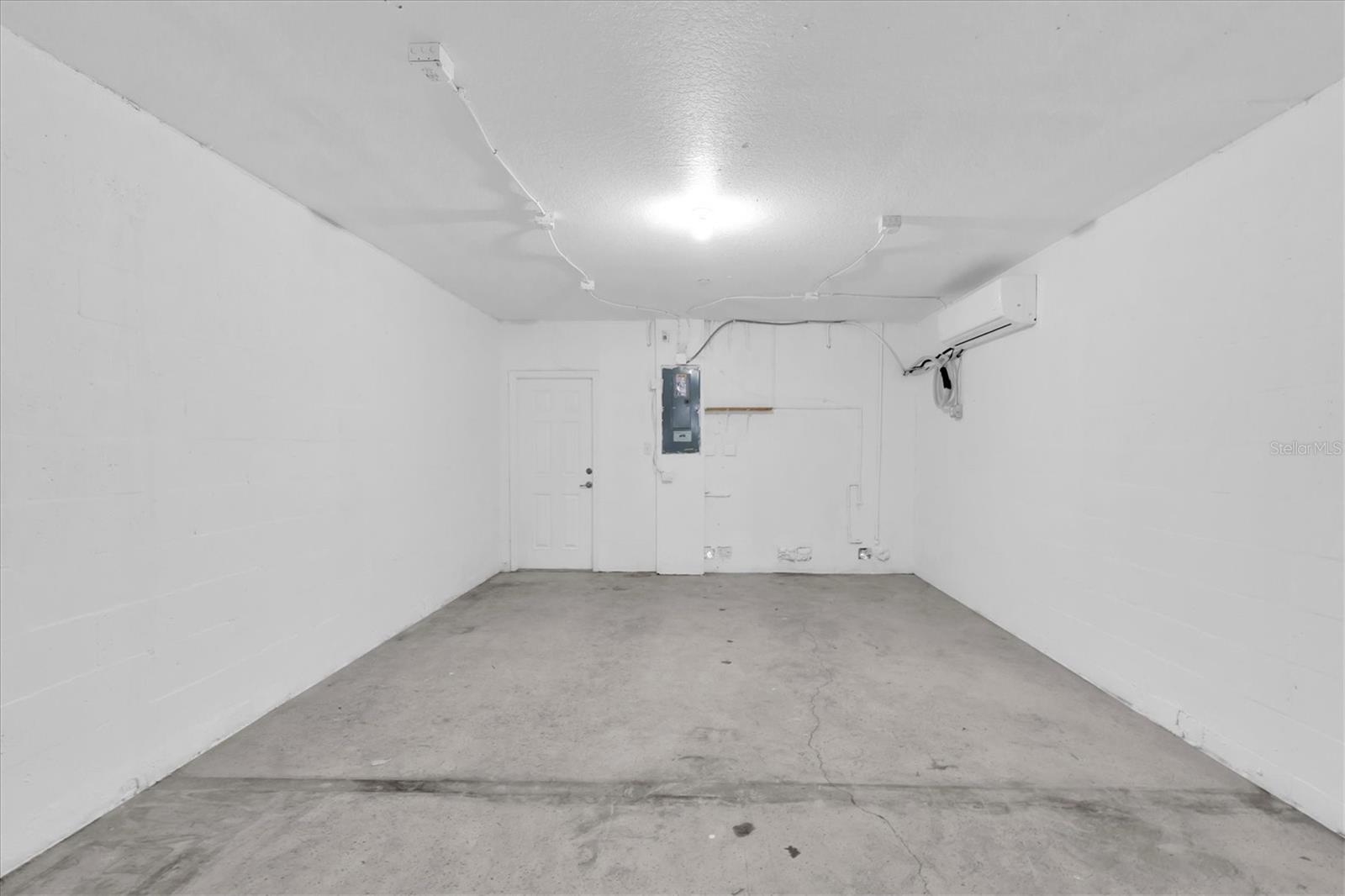 Image 32 of 41 For 545 Vincinda Crest Way