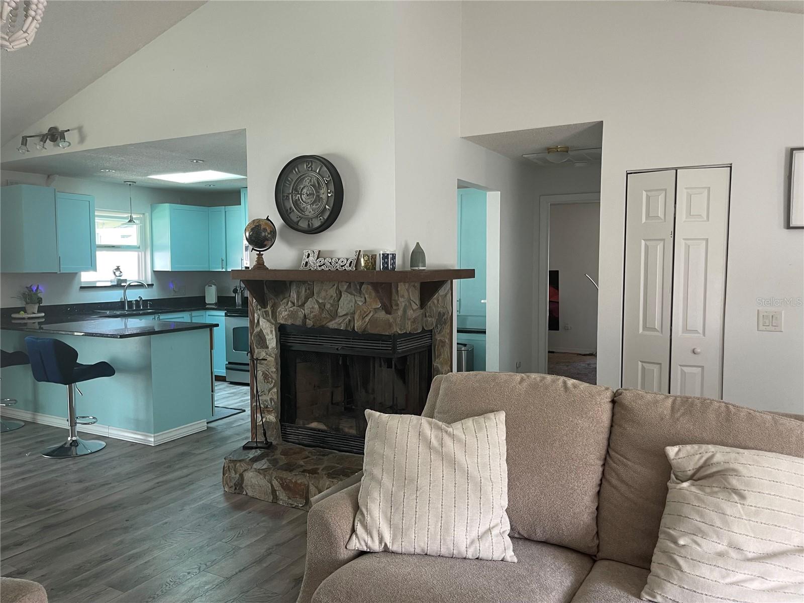 Image 3 of 22 For 15499 Arvin Drive