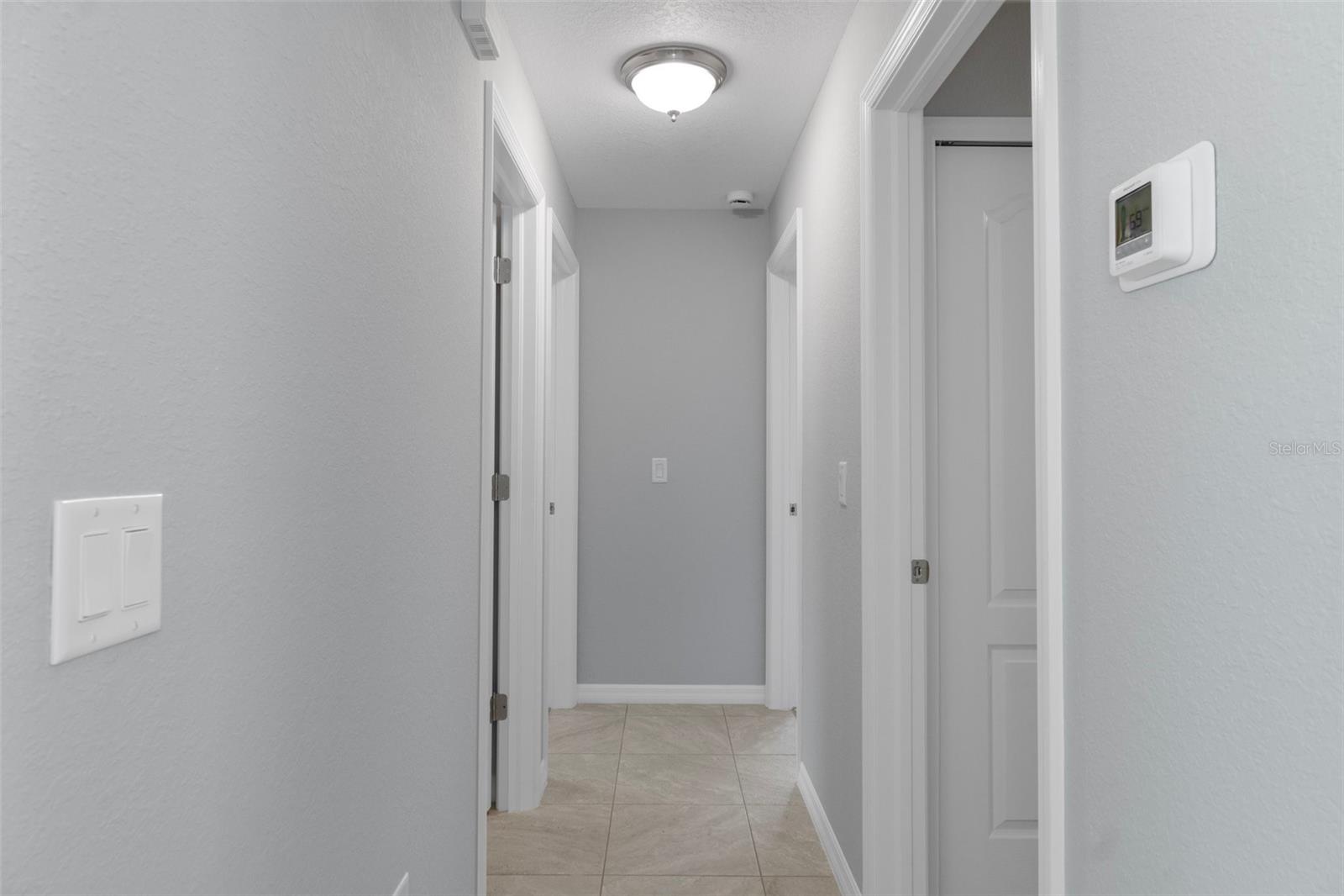 Listing photo id 26 for 13035 Meinert Avenue