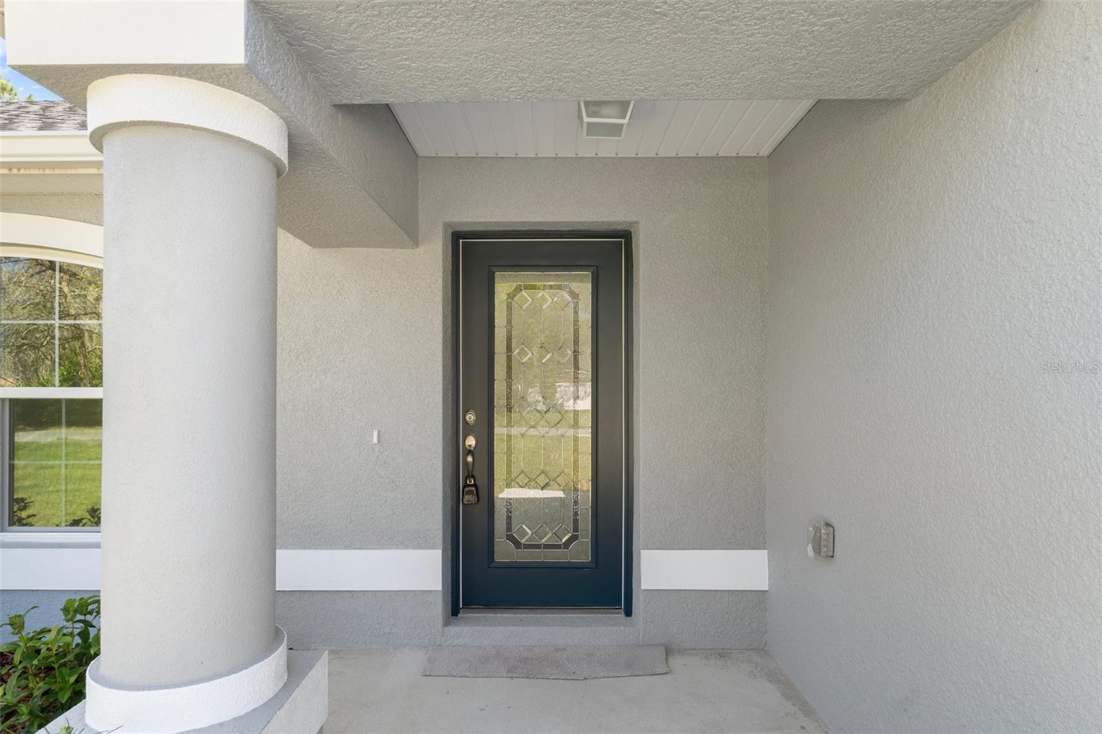 Listing photo id 2 for 13035 Meinert Avenue