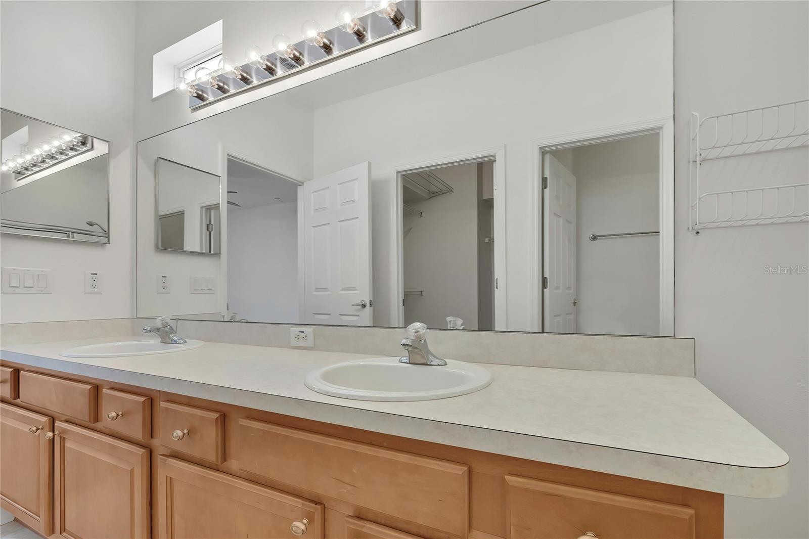 Image 26 of 40 For 8144 Ambersweet Place