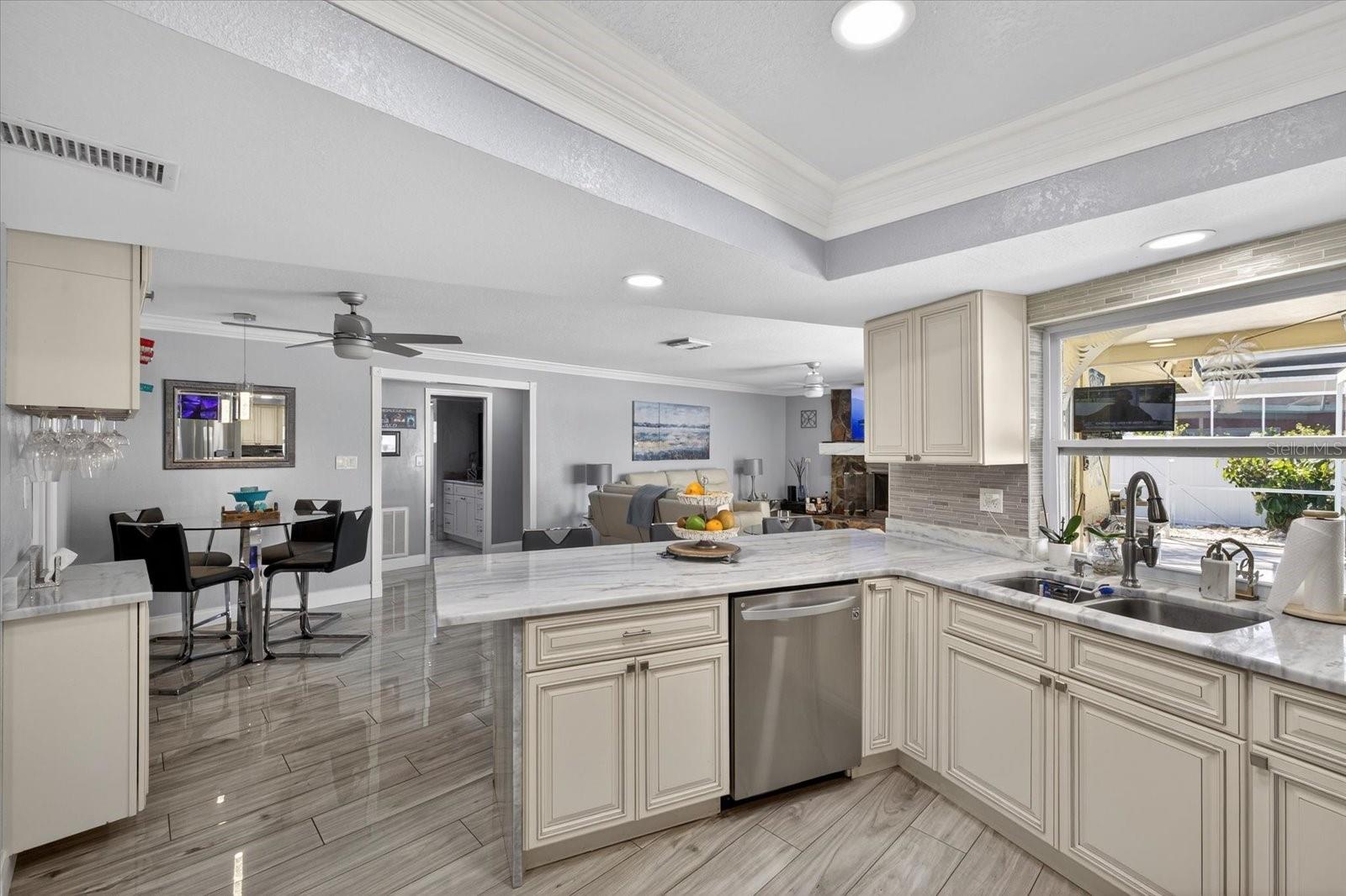 Image 10 of 38 For 8134 Bayshore Drive