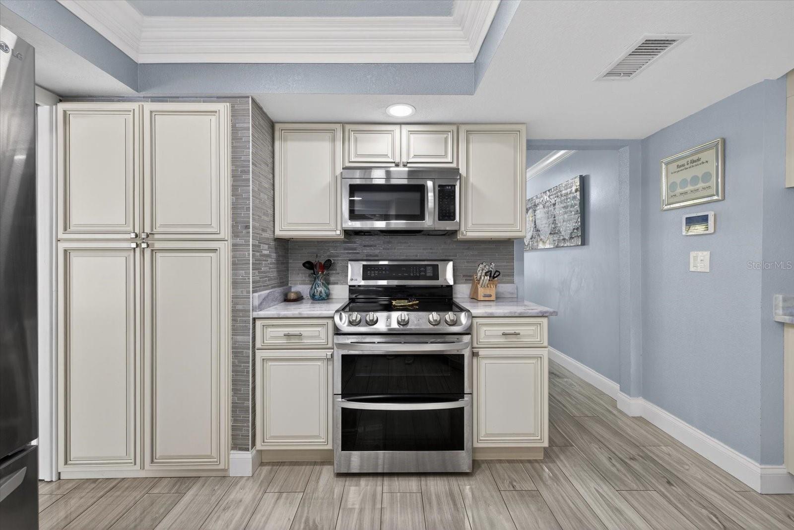 Image 11 of 38 For 8134 Bayshore Drive