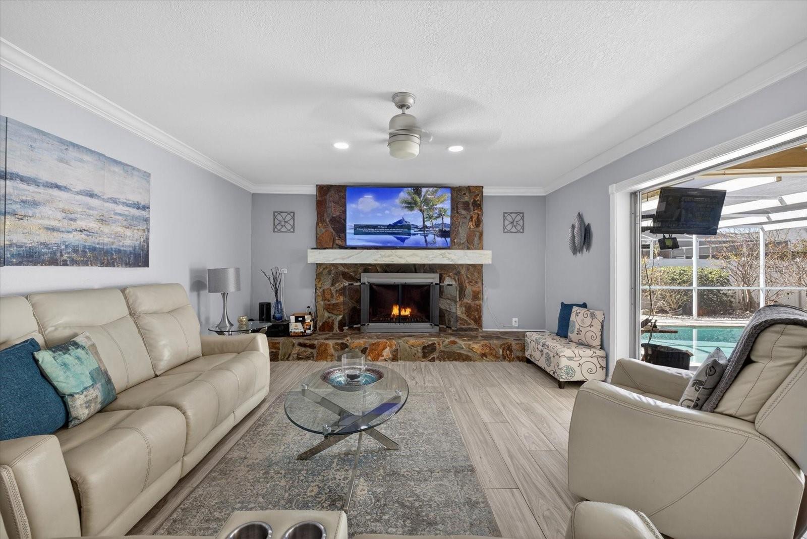 Image 25 of 38 For 8134 Bayshore Drive